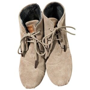 TOMS Women's Tan Suede Wedge Ankle Boots Lace Up Size 6.5